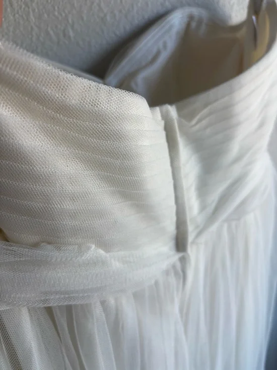 Jenny Yoo Strapless Ivory Tulle Gown - Picture 8 of 12